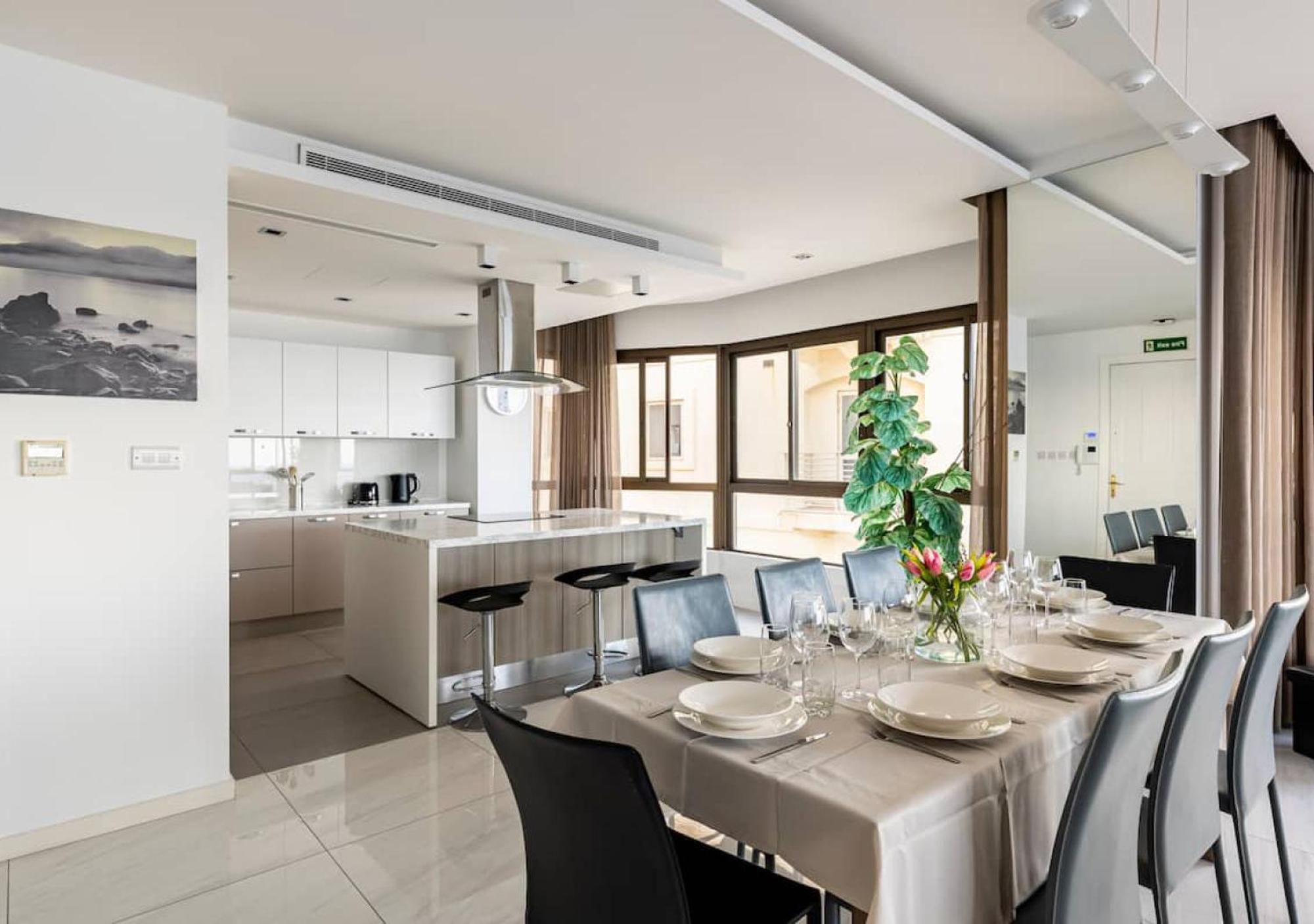 Sea View Luxury Haven Living & 3Bedrooms Seafront Сліма Екстер'єр фото